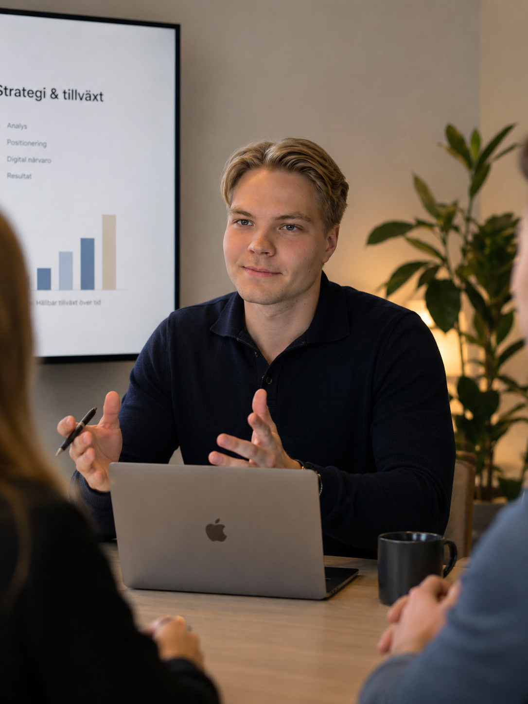 Anton i kundmöte med presentation om strategi och tillväxt
